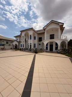 5 Bedroom House With One Boy Quarters Located At Adjringanor